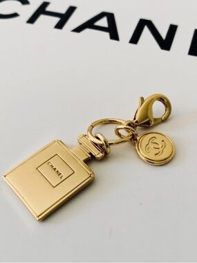New CHANEL 2 Gold Charms on Lobster Clasp. Double Sided PERFUME BOTTLE +MINI CC